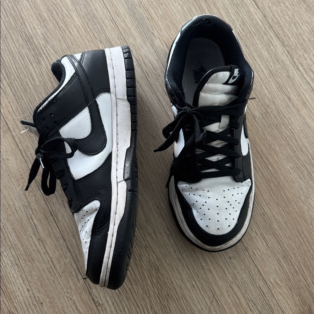 Nike Dunk low Panda size 8.5 woman
